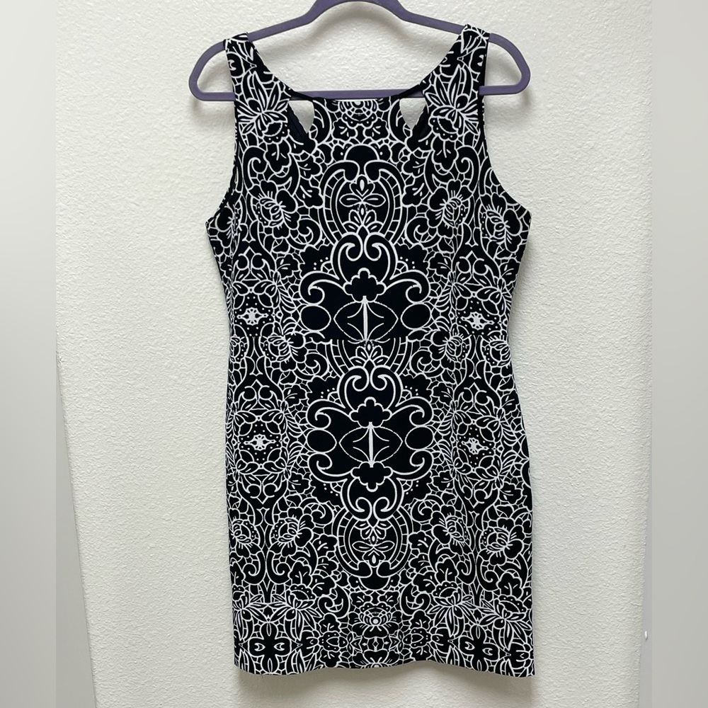 Axel XL Women’s Elegant Black and White Patterned Dress Fully Lined Gorgeous